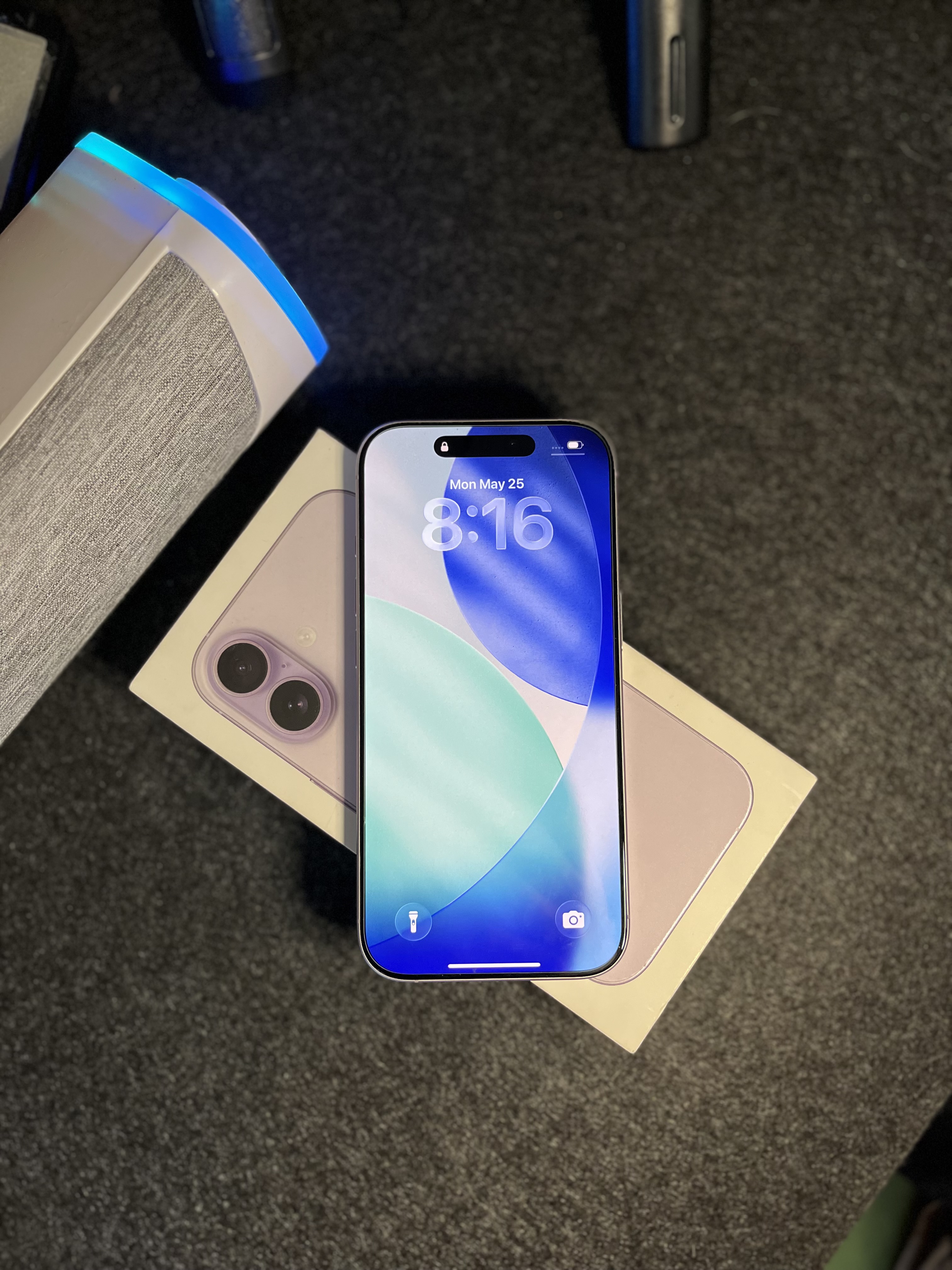iPhone 17 Lavender thumbnail 2