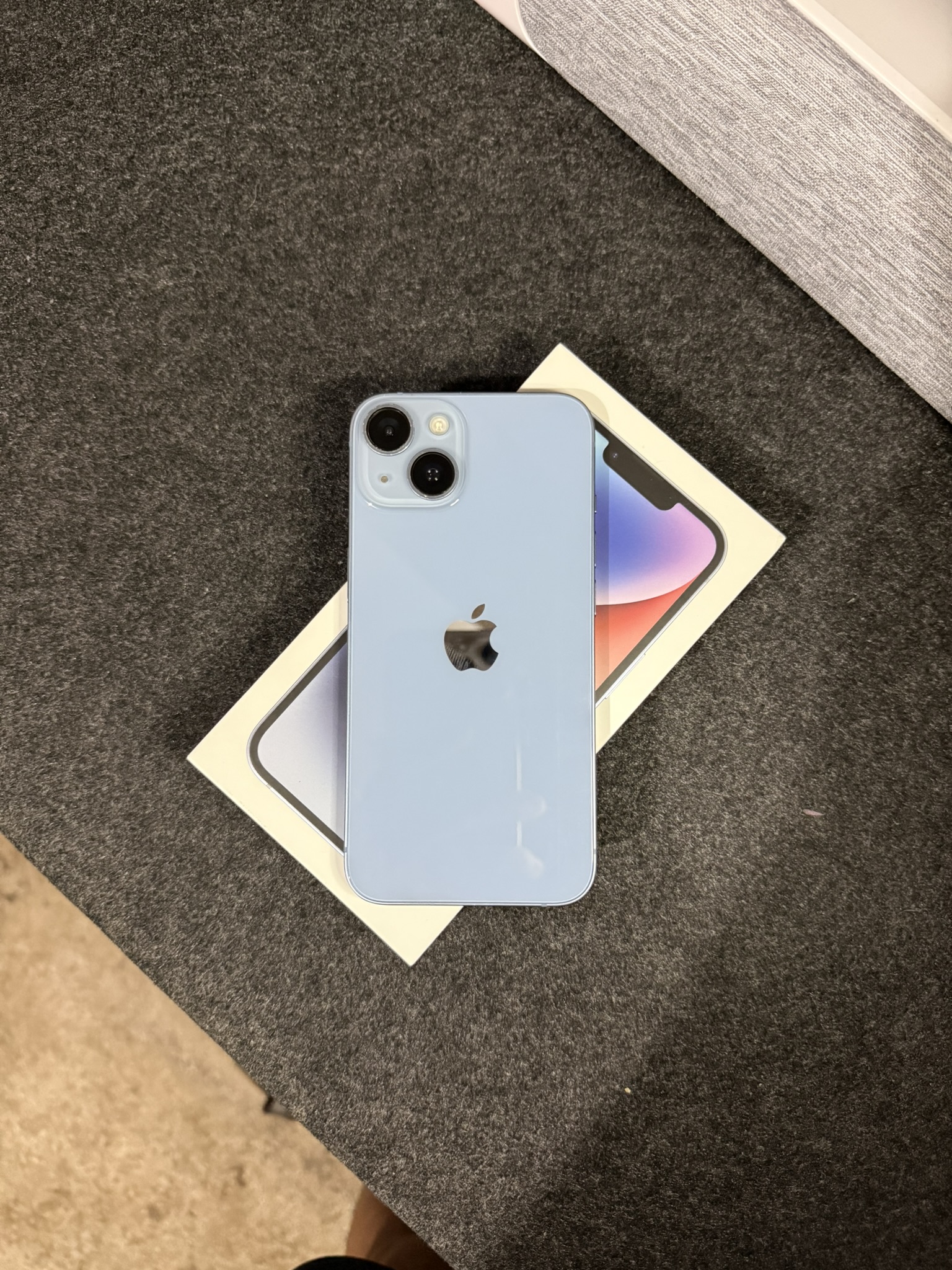 iPhone 14 Blue