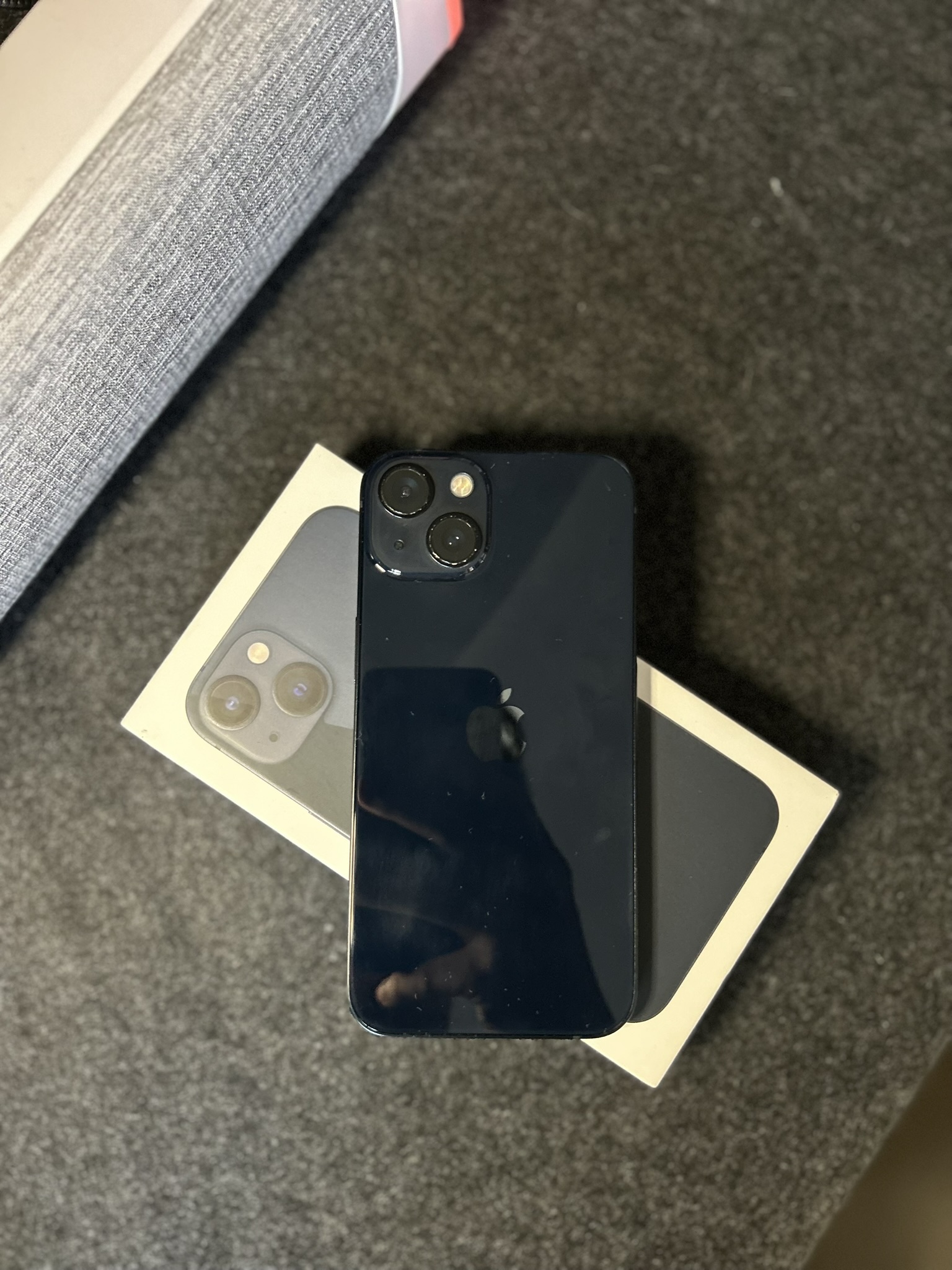 iPhone 13 Midnight